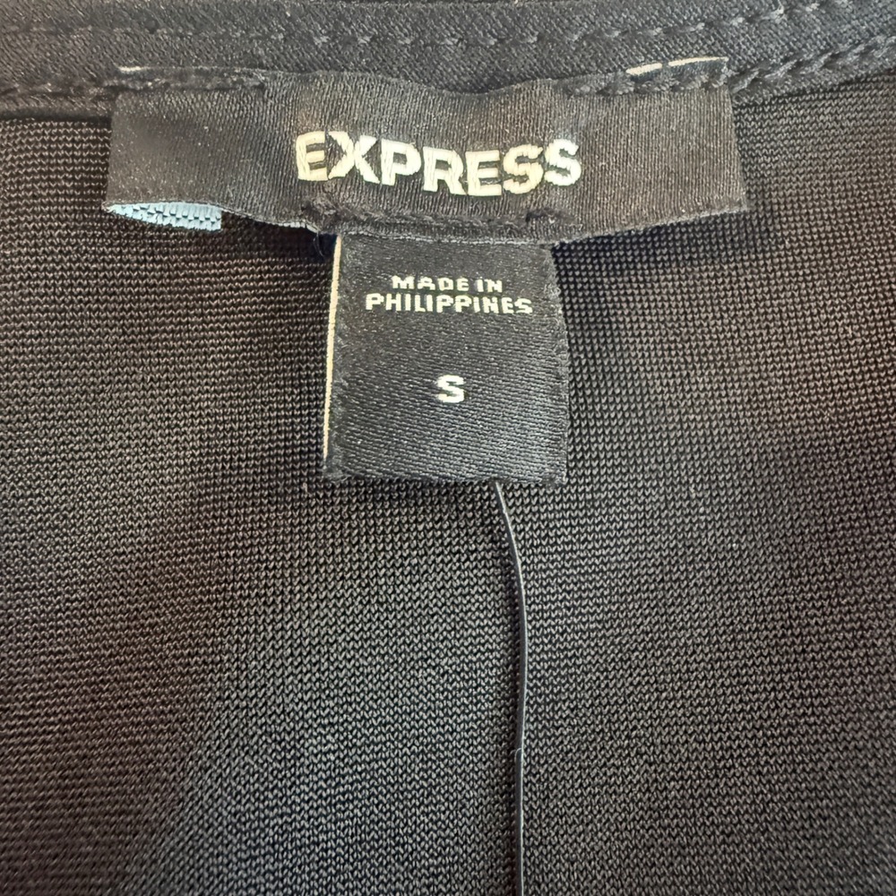 Express Jumpsuit Women S Black V-Neck Tie-Waist Short Sleeve New - Picture 6 of 9
